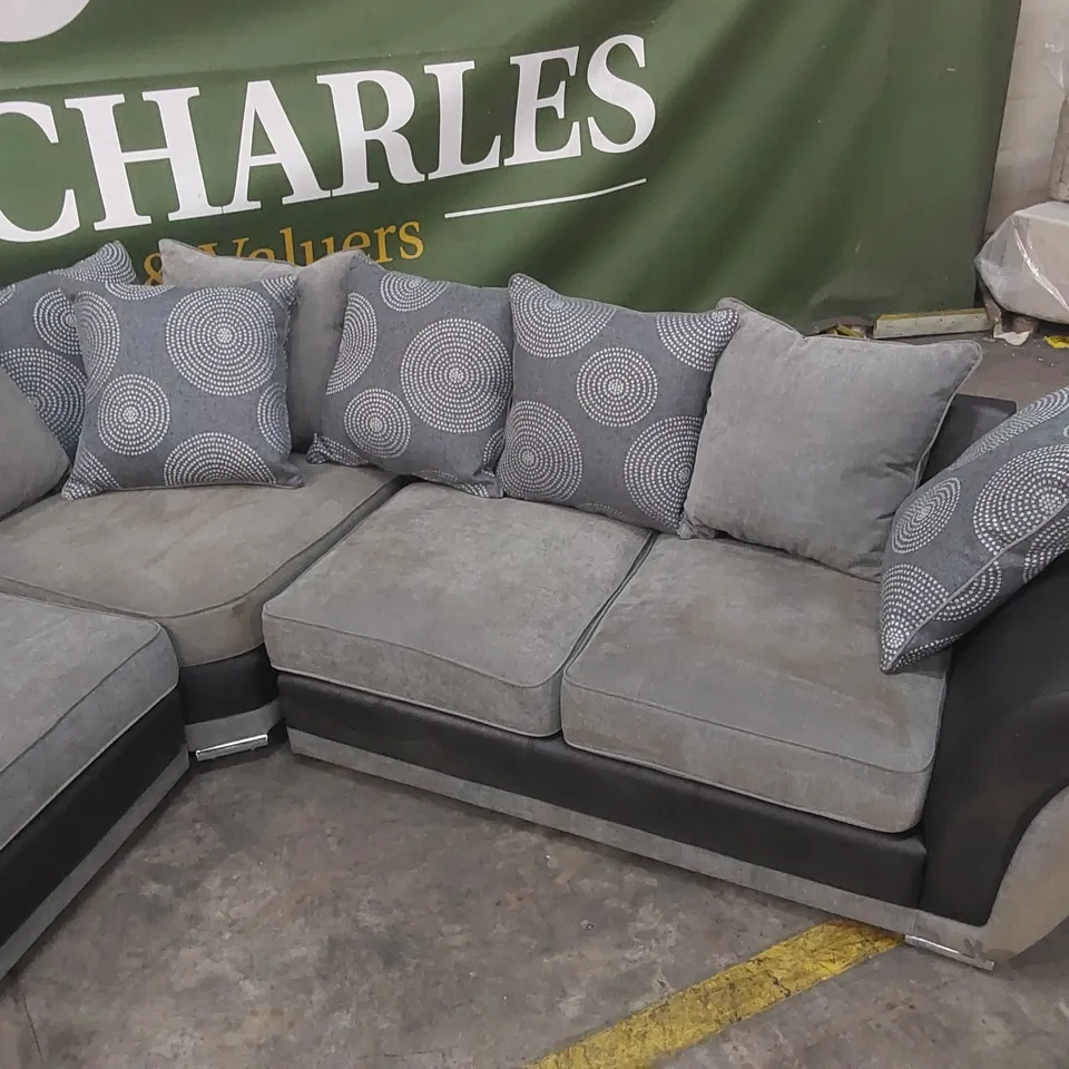 QUALITY DESIGNER UPHOLSTERED CORNER SOFA - GREY & BLACK