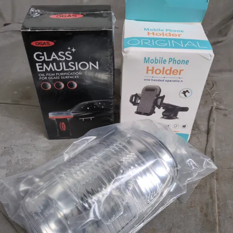 APPROXIMATELY 15 ASSORTED VEHICLE PARTS/ACCESSORIES TO INCLUDE GLASS EMULSION, SMARTPHONE HOLDER, LIGHT UNIT ETC