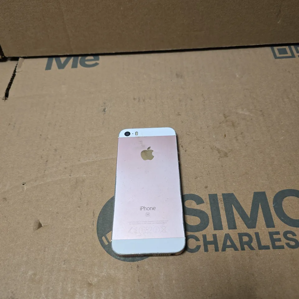 APPLE IPHONE SE ROSE GOLD