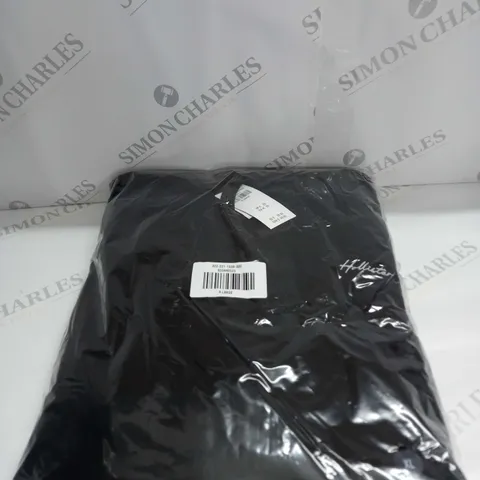 BAGGED HOLLISTER HOODIE IN BLACK SIZE XL