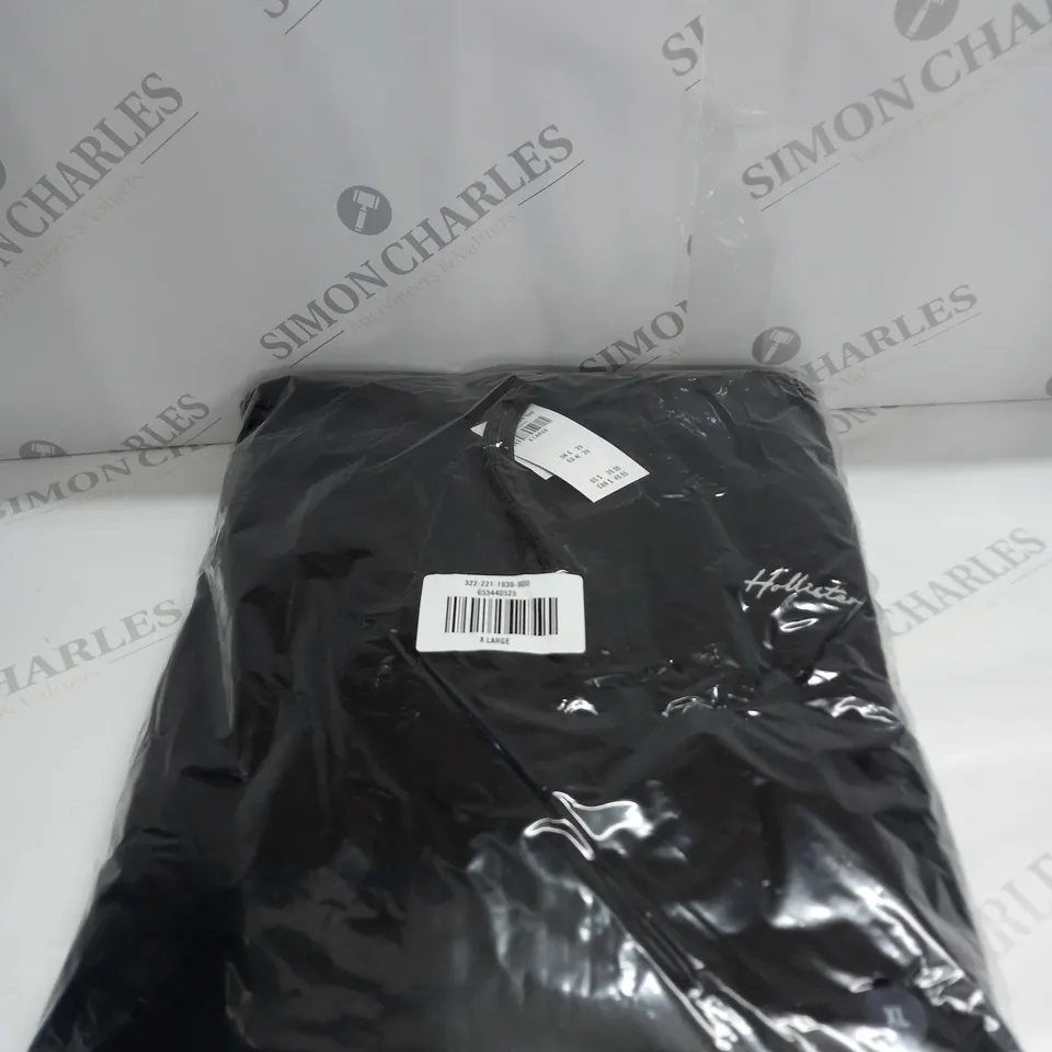BAGGED HOLLISTER HOODIE IN BLACK SIZE XL