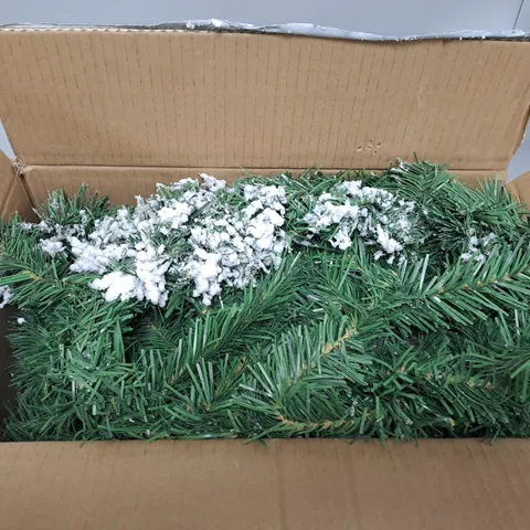 CHRISTMAS WREATH DECORATION