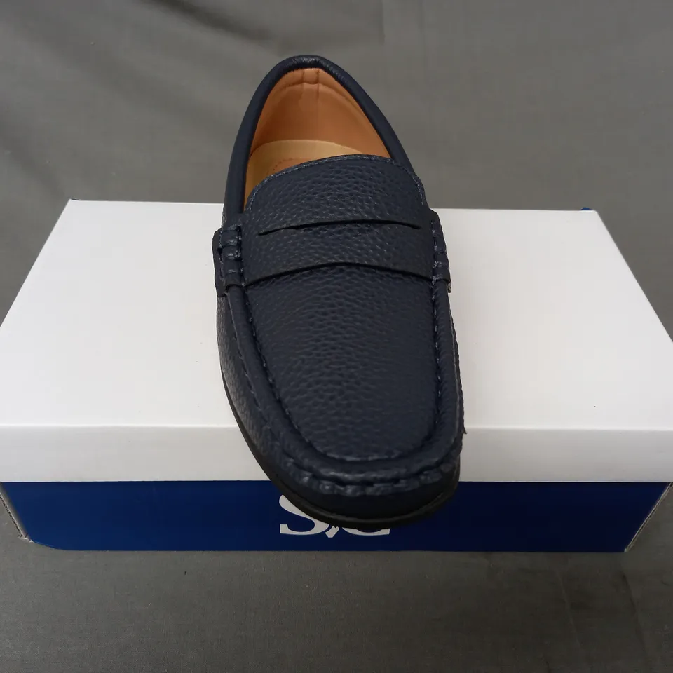 BOXED PAIR OF SEVVA KIDS LOAFERS IN NAVY UK SIZE 13