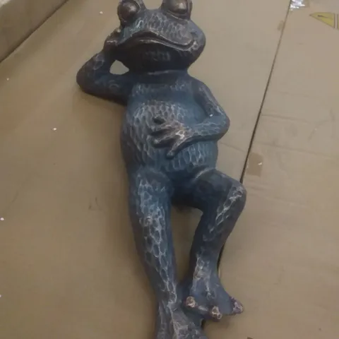 BOXED LONG LOUNGING GARDEN FROG