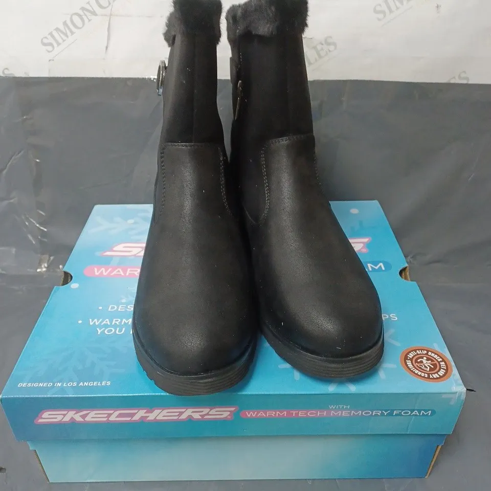 SKECHERS WARM TECH MEMORY FOAM BOOTS BLACK SIZE 7