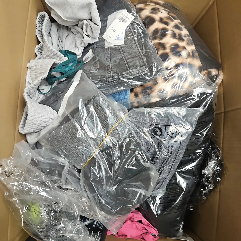 LARGE BOX OF APPROXIMATELY 20 ASSORTED CLOTHING ITEMS IN VARIOUS SIZES, STYLES AND COLOUR 