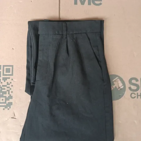 PULL & BEAR TROUSERS IN BLACK SIZE LARGE