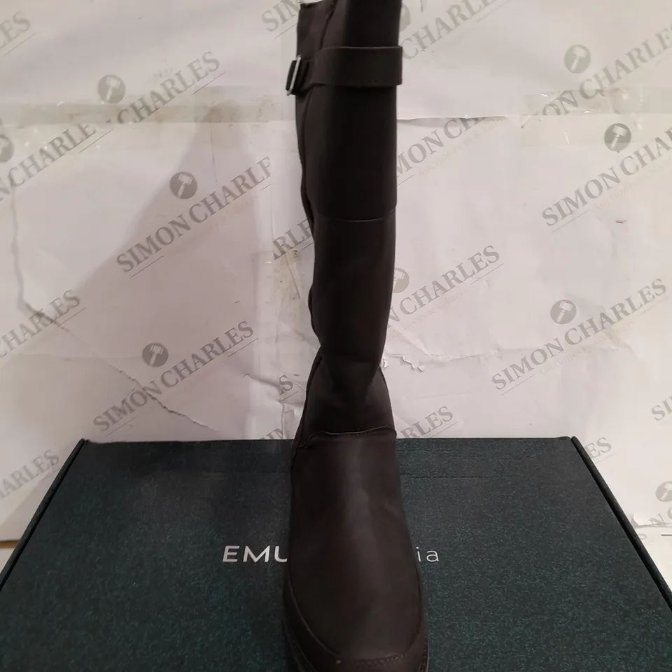 BOXED EMU NATASHA LEATHER BOOTS, ESPRESSO - SIZE 6