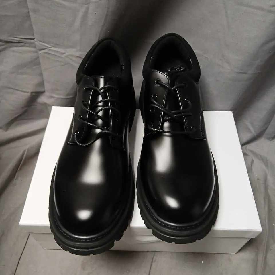 CONZURI  BLACK LEATHER LACE-UP ANKLE BOOTS – UK 9.5 (US 10, EUR 44)