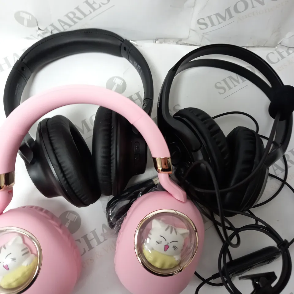 SET OF 3 UNKNOW BRANDED HEADPHONES 