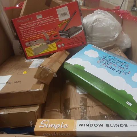 PALLET CONTAINING A LARGE QUANTITY OF ASSORTED ITEMS INCLUDING: LAMINATE VINYL FLOOR CUTTER, STEP STOOL, WINDOW BLINDS, ARTIFICIAL FLOWERS ECT