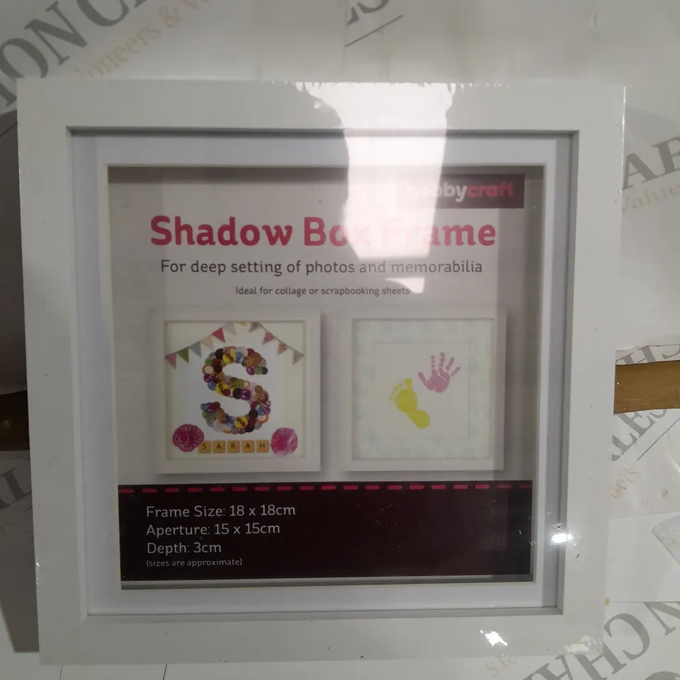 SHADOW BOX FRAME - FRAME SIZE 18X18CM- APERTURE 15X15CM- DEPTH 3CM