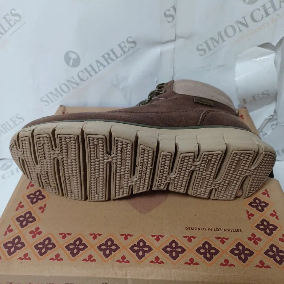 BOXED SKETCHERS WARM BOOTS, BROWN - SIZE 7 