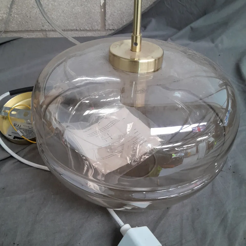 GLASS BOWL CELING LIGHT 