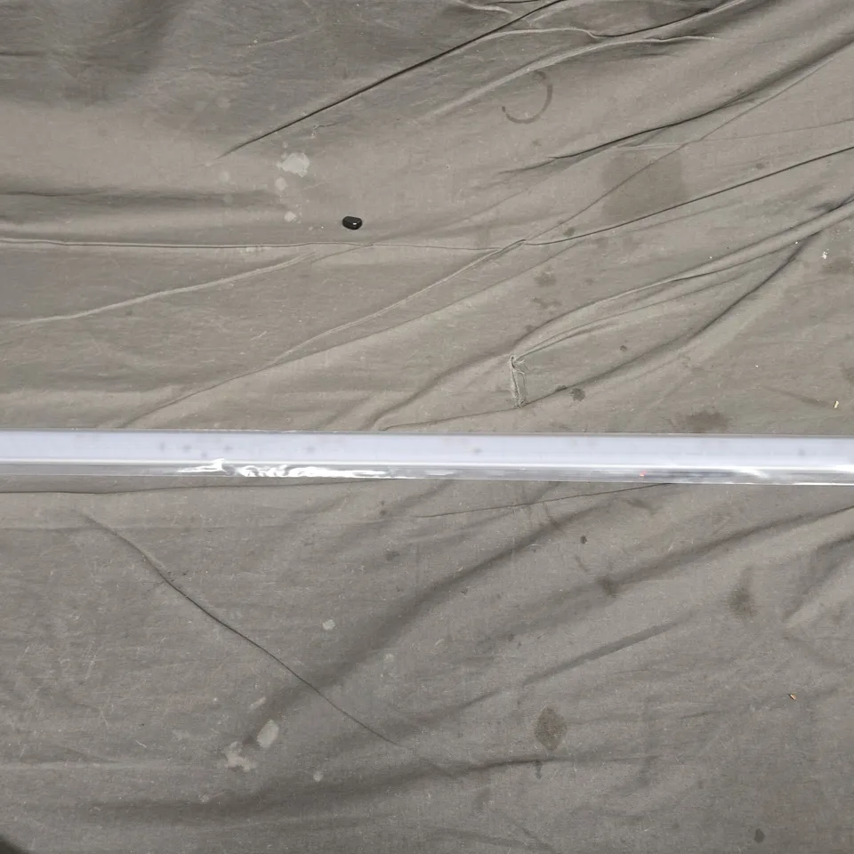 APPROXIMATELY 16 VENTA 24V CONTINUOUS LINE LIGHTS (IL10048D) - COLLECTION ONLY