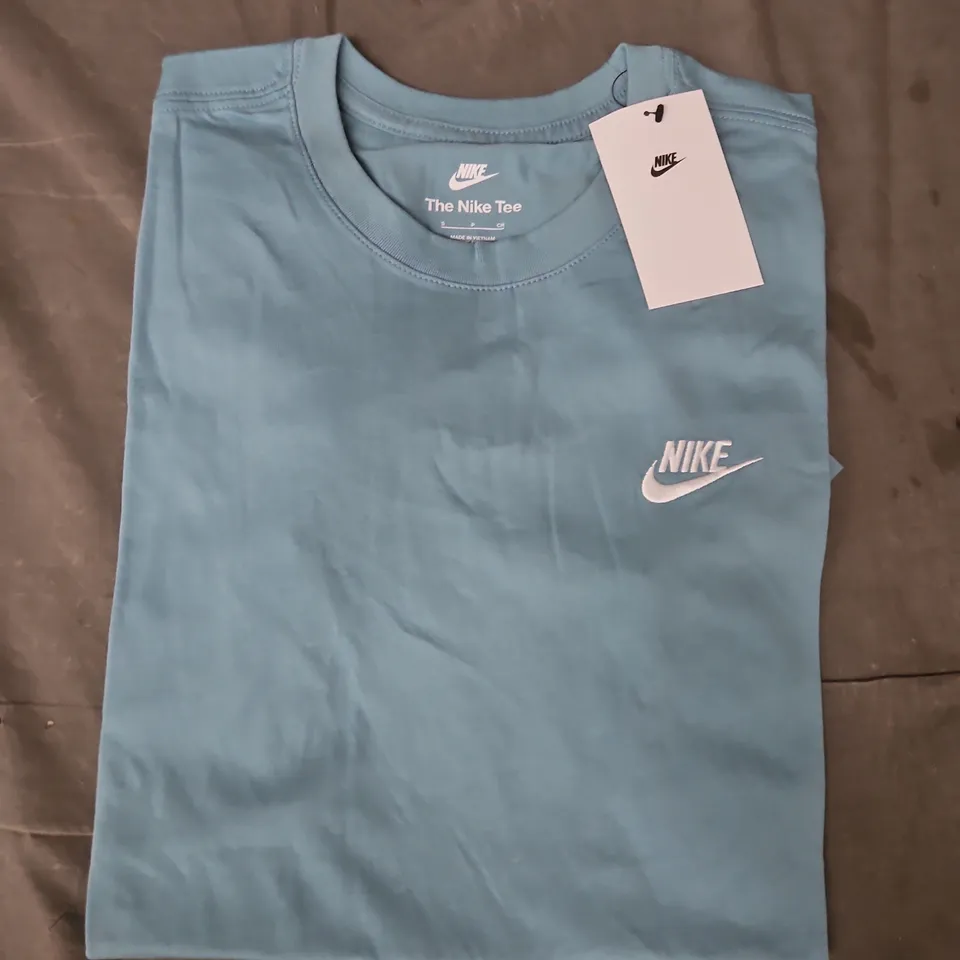 NIKE SHORT SLEEVE T-SHIRT IN BLUE SIZE SIZE SMALL