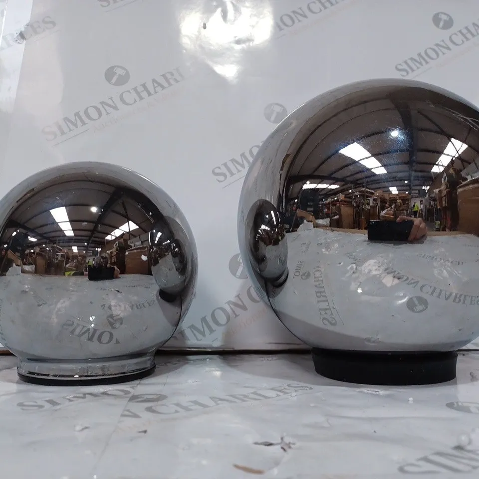 BOXED KELLY HOPPEN SET OF 2 INDOOR OUTDOOR PRELIT GLASS DECOR - REFLECTIVE ORBS