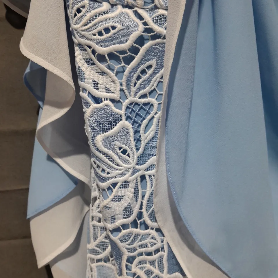 PERSONAL CHOICE BLUE/WHITE DRAPEY DRESS WITH FLORAL LACE - 20/46