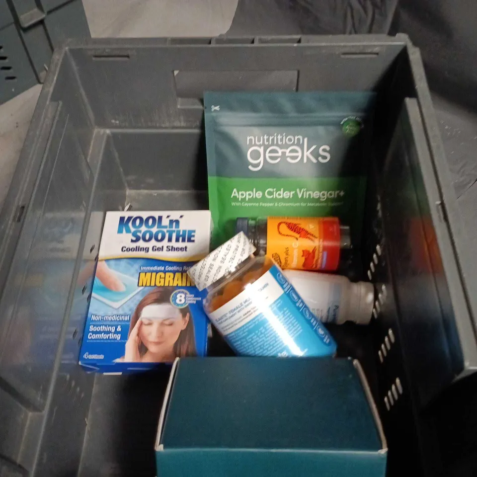 APPROXIMATELY 7 ASSORTED VITAMINS AND SUPPLEMENTS INCLUDING HIGH STRENGTH ROOT EXTRACT , KOOL N SOOTHE COOLING GEL SHEET AND BOOTS 3 YEARS PLUS VITAMIN C