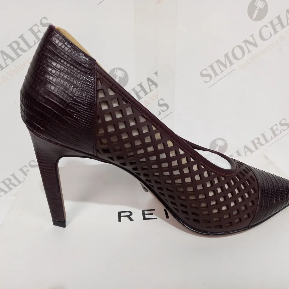 BOXED REISS CLOVER LIZARD STYLE POMEGRANATE COLOURED HEELS - SIZE 6