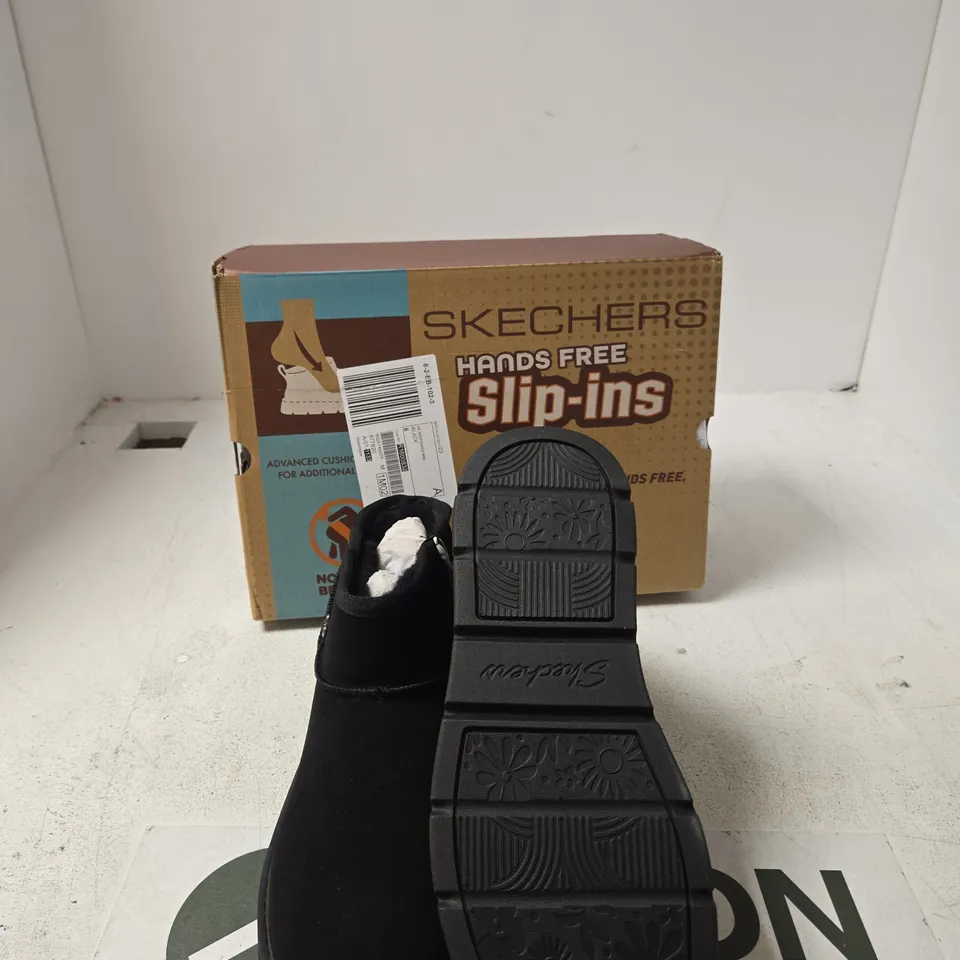 SKECHERS HANDS FREE SLIP-INS BLACK SUEDE ANKLE BOOTS – UK 6