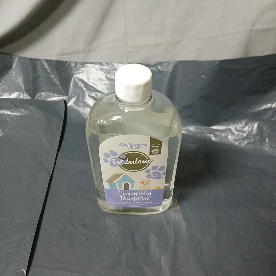 APPROXIMATELY 15 ASSORTED HOUSEHOLD LIQUIDS INCLUDING CONCENTRATED DISINFECTANT , COMFORT SCENT BOOSTER AND DEGREASER STAIN REMOVER