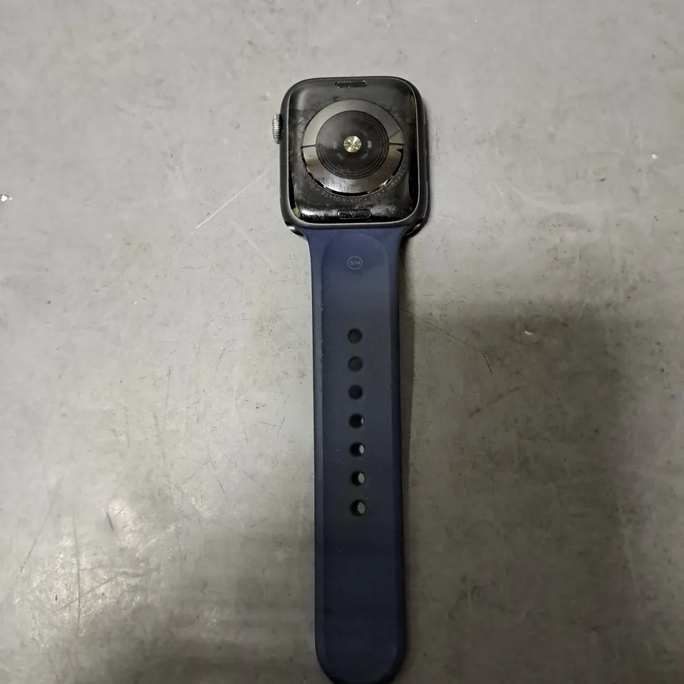 APPLE WATCH SERIES 4 