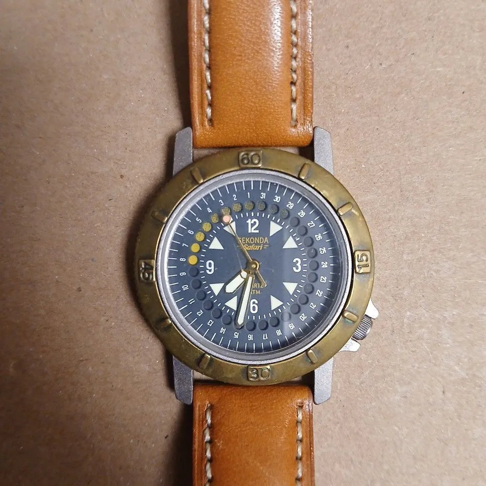 SEKONDA SAFARI WRISTWATCH WITH TAN LEATHER STRAP