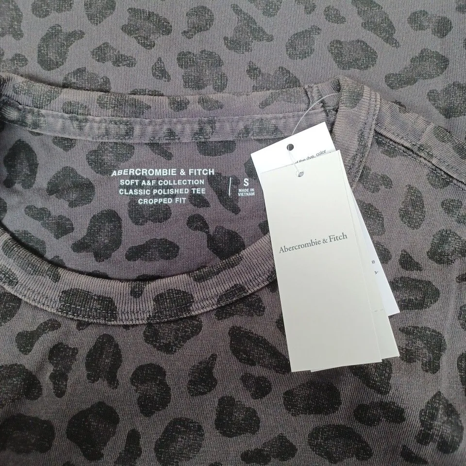 ABERCROMBIE & FITCH LEOPARD PRINT CROPPED TEE – SOFT A&F COLLECTION, SIZE S