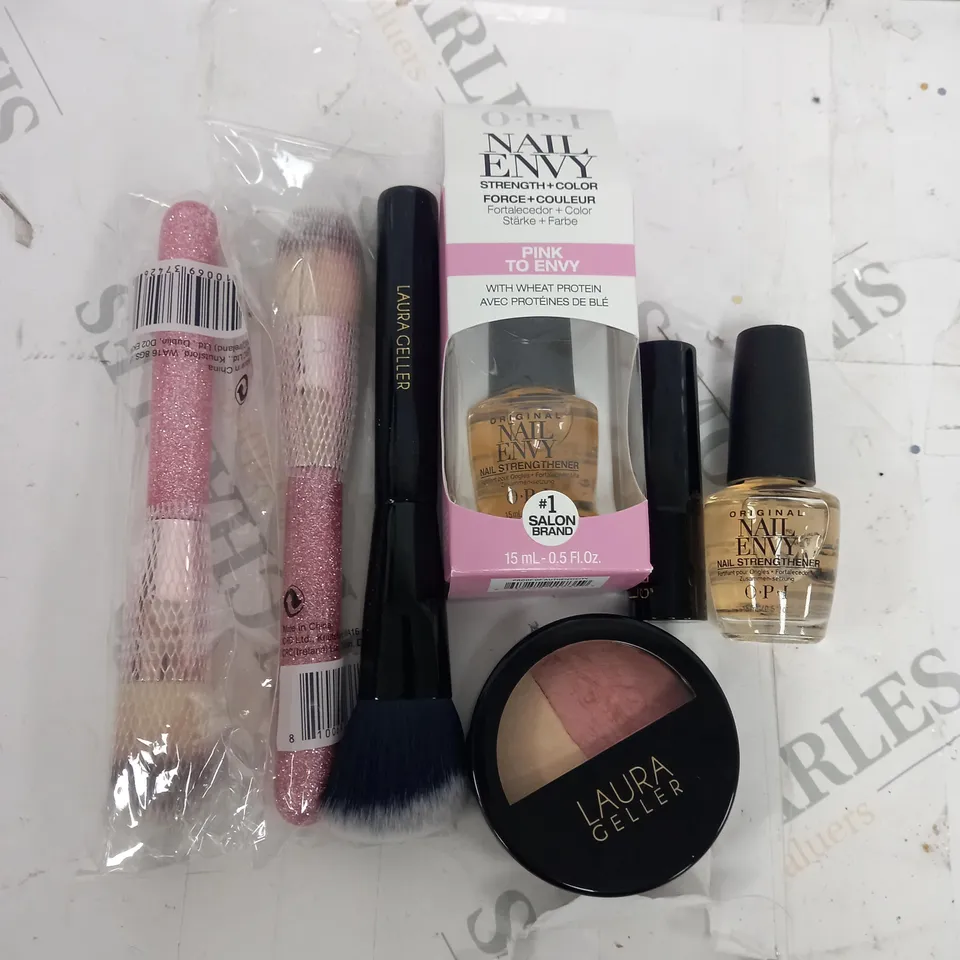 BAG OF ITEMS TO INCLUDE LAURA GELLER HIGHLIGHT, OPI NAIL ENVY VANISH, BRUSHES