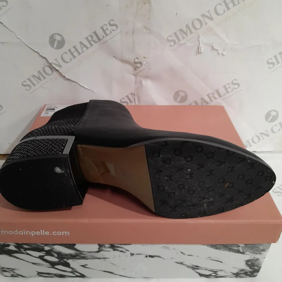 PAIR OF MODA IN PELLE LILITH ANKLE BOOTS BLACK LEATHER SIZE 6