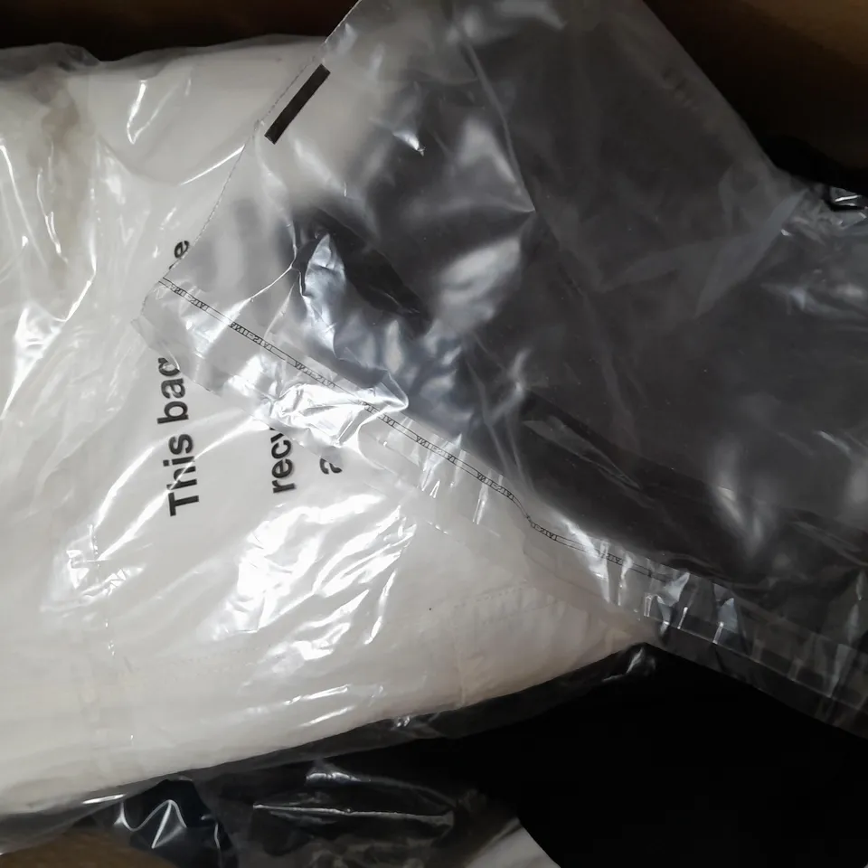 APPROXIMATELY 20 ASSORTED COTTON ON CLOTHING ITEMS TO INCLUDE DAD SHIRT IN WHITE SIZE S, CLASSIC WASHED HOODIE IN WASHED GREEN SIZE 2XS, BOOTLEG CARGO PANTS IN PORCELAIN SIZE 42EU