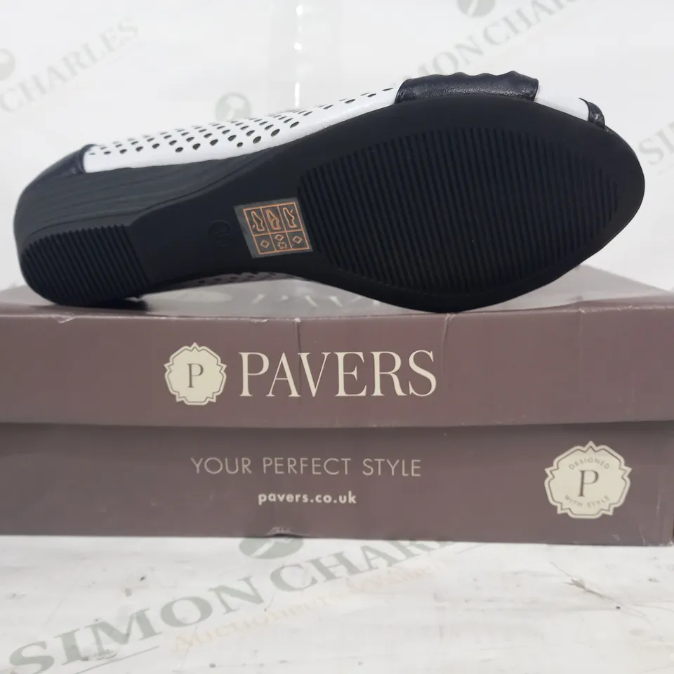 BOXED PAIR OF PAVERS WEDGE HEEL SLIP-ON SHOES IN WHITE/BLACK EU SIZE 38