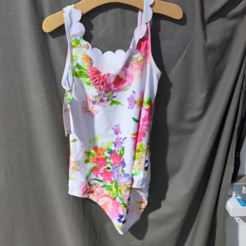 LIPSY GIRL WHITE FLORAL SCALLOP SWIMWEAR – ONE-PIECE SWIMSUIT, UK 11-12 (AGE 11-12)