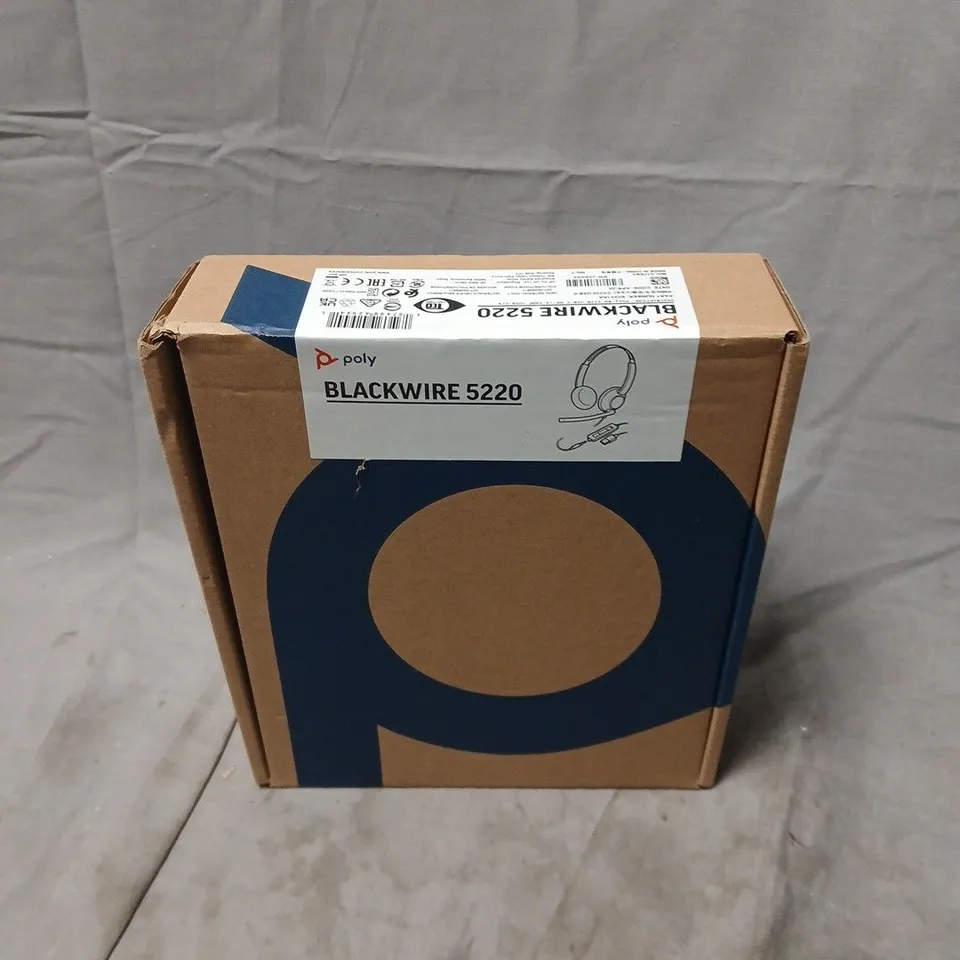 BOXED POLY BLACKWIRE 5220