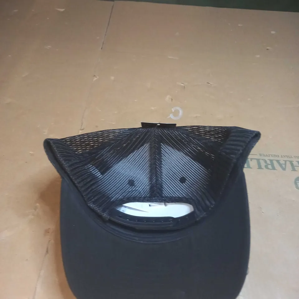 CLASSIC RETRO TRUCKER CAP