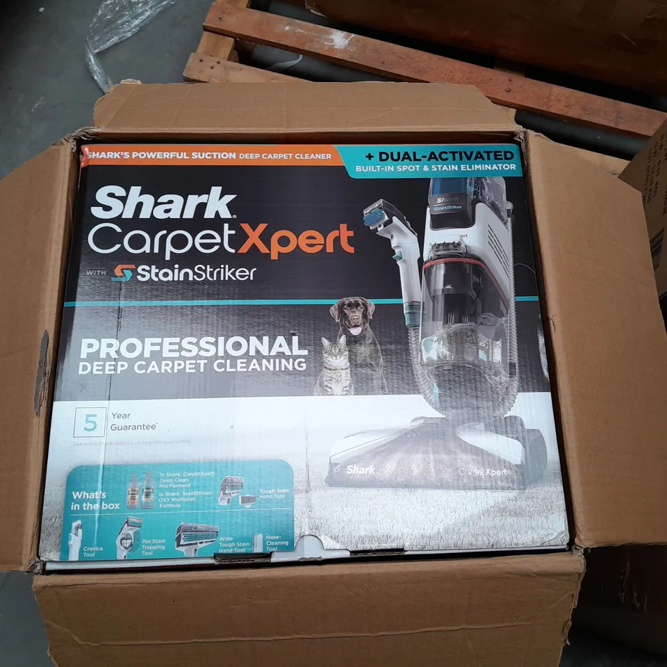 BOXED SHARK CARPET XPERT DEEP CARPET CLEANER & BUILT IN STAIN STRIKER EX200UK - COLLECTION ONLY