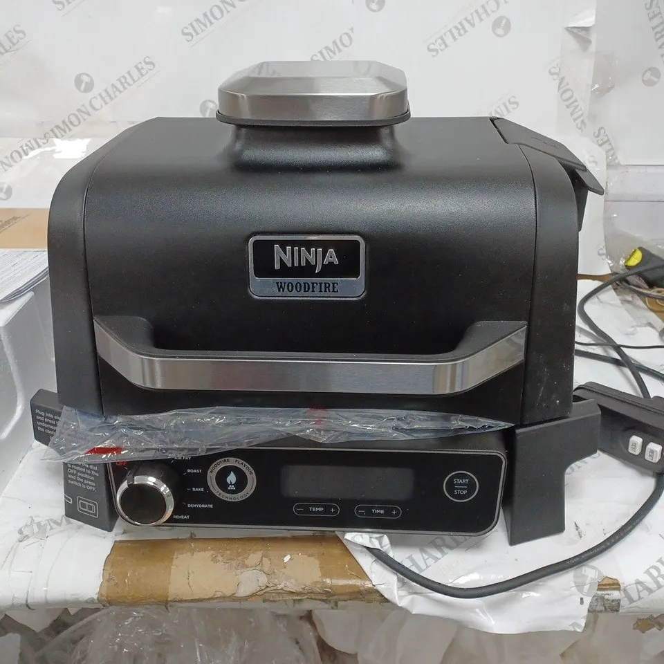 NINJA WOODFIRE ELECTRIC BBQ GRILL & SMOKER OG701UKQ