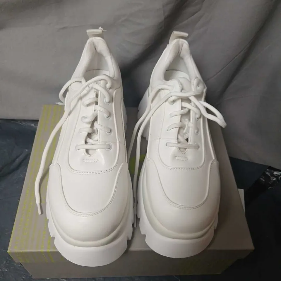 KOI CHRONICLES MONSTER PLATFORM TRAINERS - WHITE, UK SIZE 6