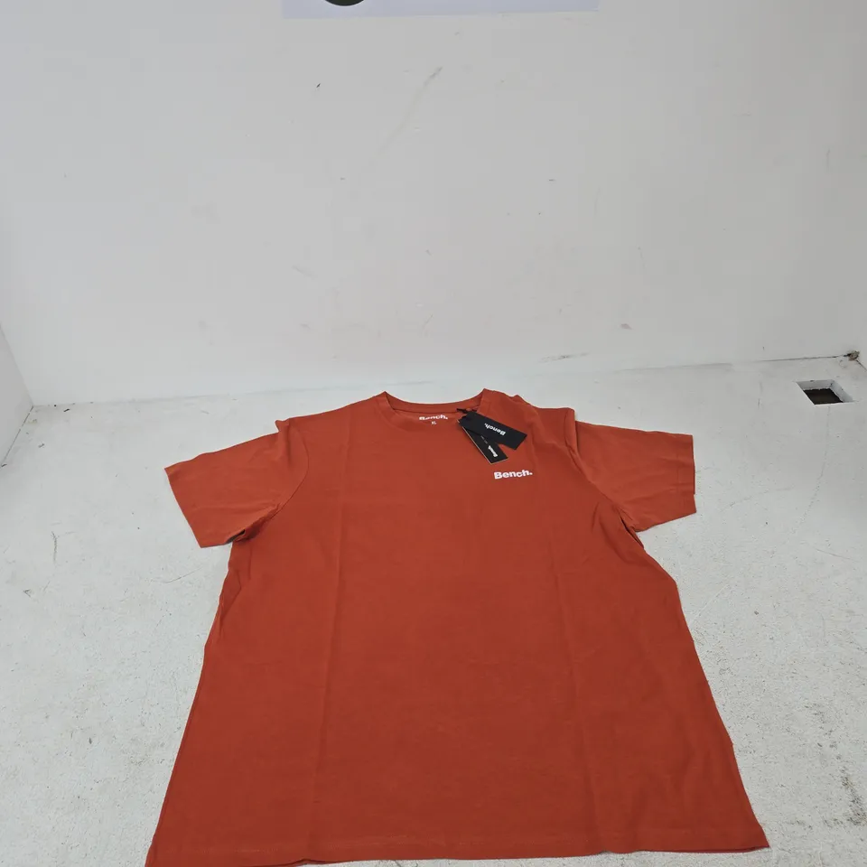 BENCH. ORANGE T-SHIRT – XL (MEN'S)