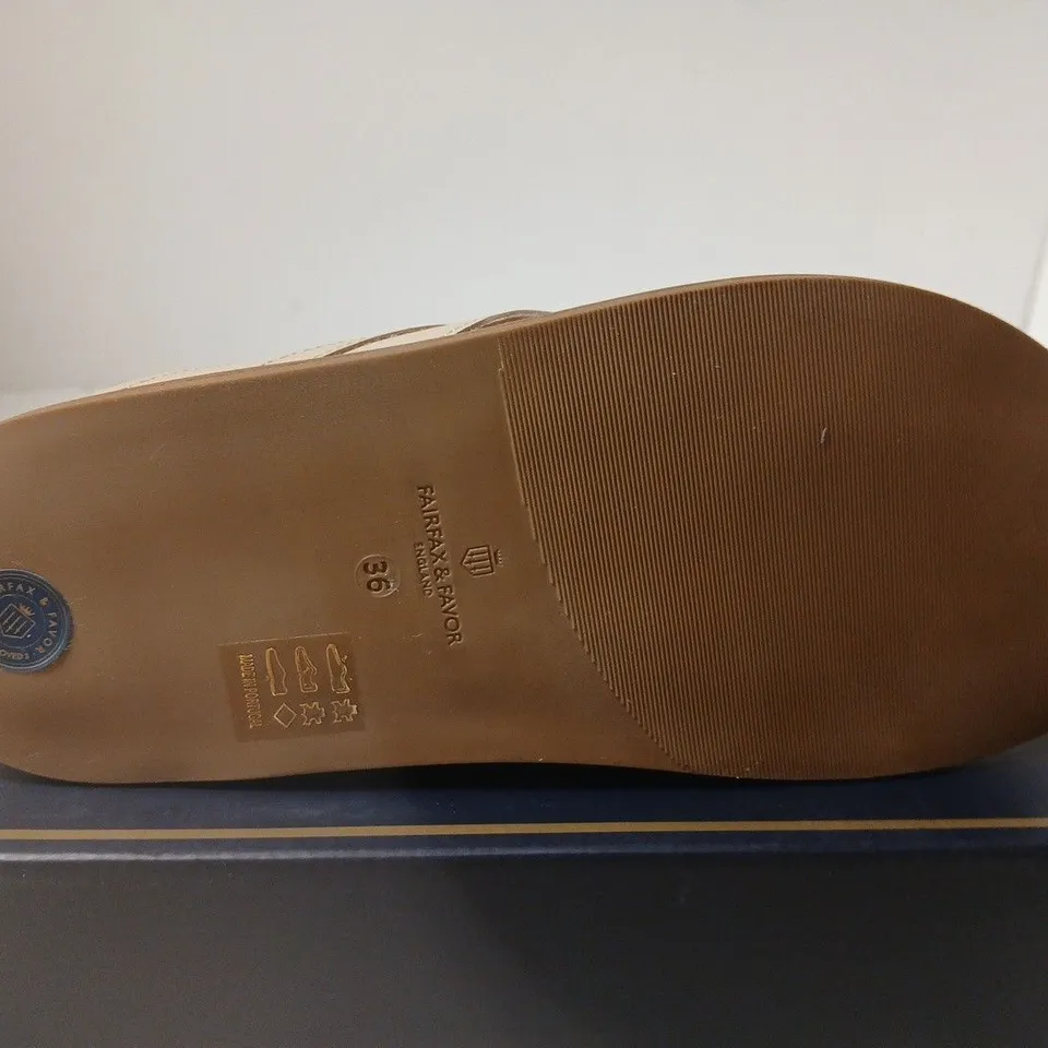 FAIRFAX & FAVOR WOMEN'S SOUTHWOLD SANDAL – STONE LEATHER - UK 3