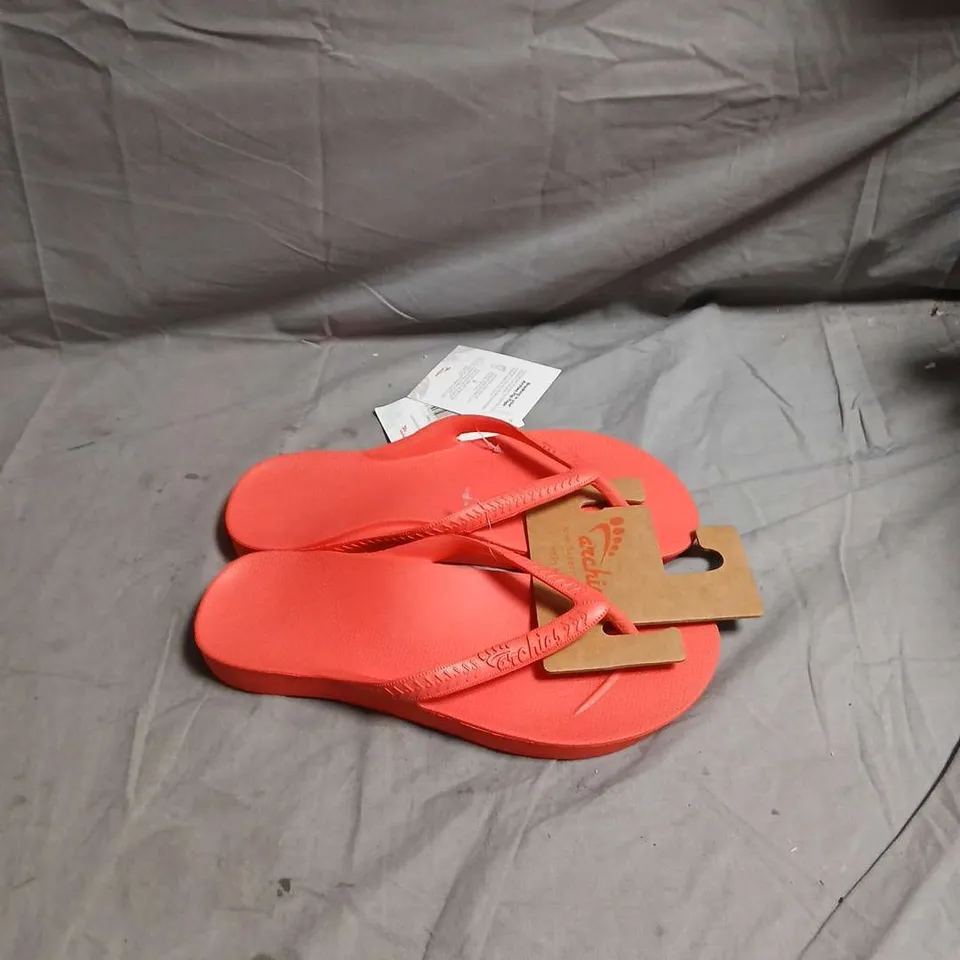 ARCHIES ARCH SUPPORT FLIP FLPOS - UK SIZE 8-8.5 