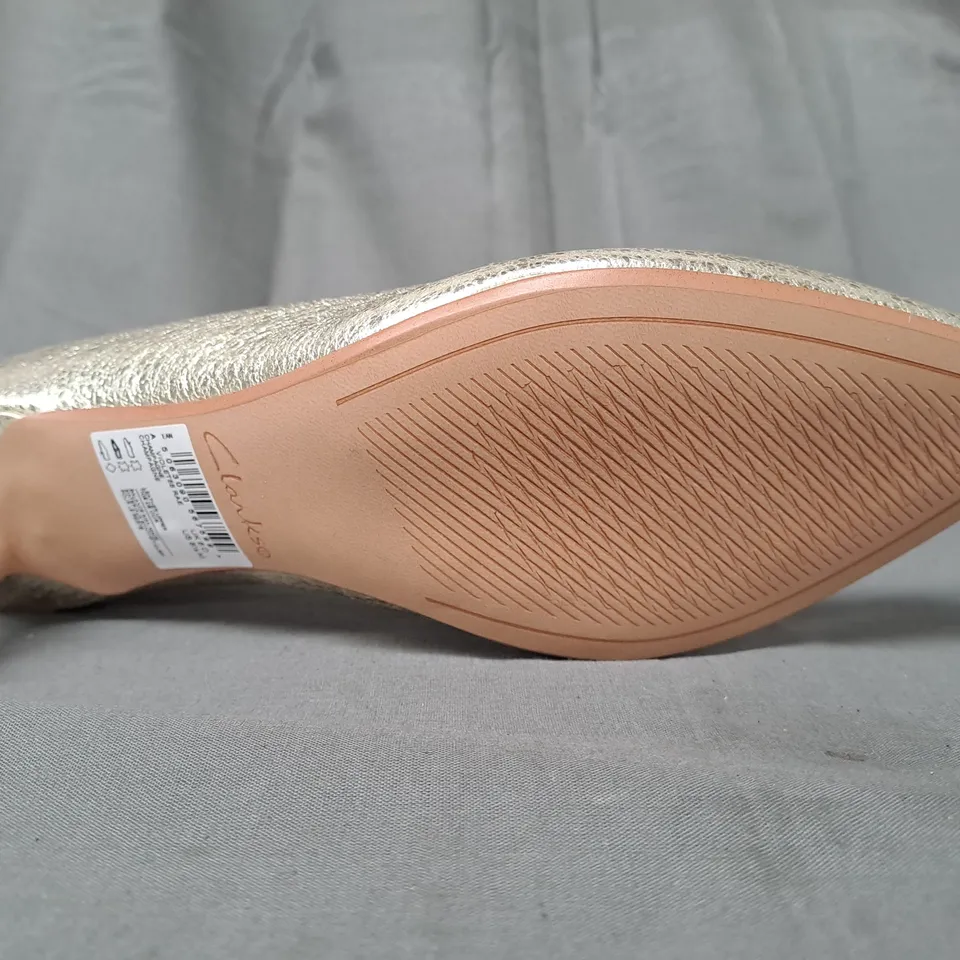 BOXED PAIR OF CLARKS LOW HEELED POINTED TOE SHOES IN METALLIC CHAMPAGNE UK SIZE 6