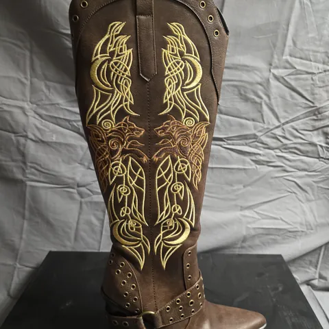 BOXED PAIR OF KOI FOOTWEAR CHILDREN ON THE MOON COWBOY BOOTS - UK SIZE 7