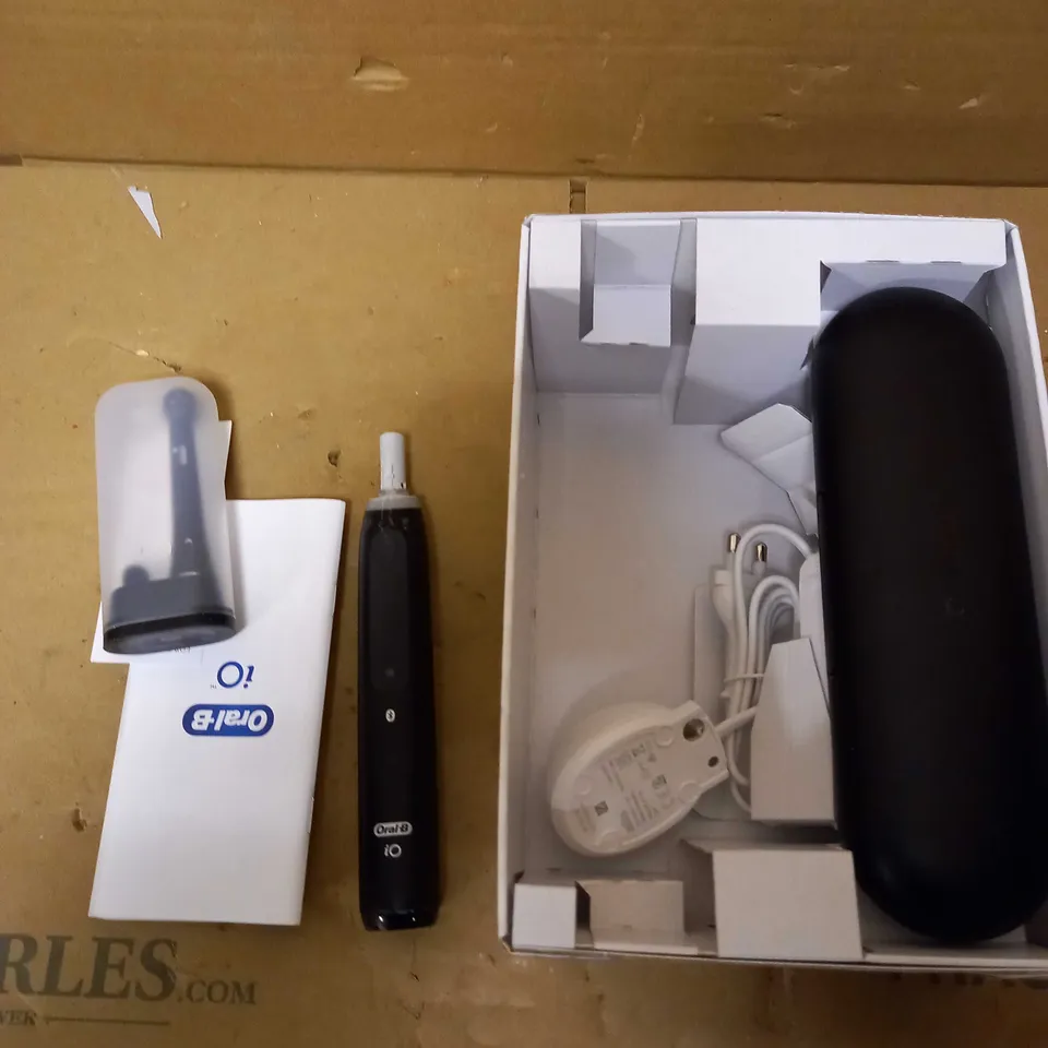 ORAL-B IO5 ELECTRIC TOOTHBRUSH WITH ARTIFICIAL INTELLIGENCE