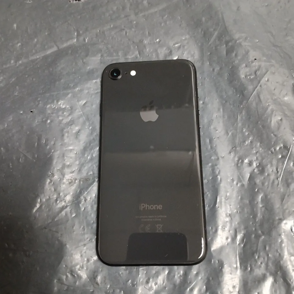 APPLE IPHONE 8 – BLACK, BOXED WITH USB LIGHTNING CHARGER 
