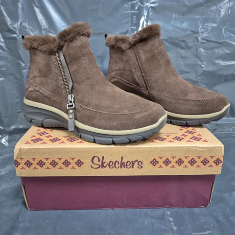 BOXED PAIR OF SKECHERS SHOES IN CHOCOLATE SIZE 6