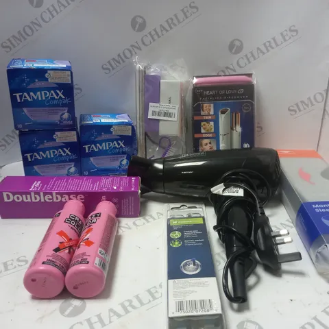 LOT OF ASSORTED COSMETIC ITEMS TO INCLUDE SLEEP MASKS, HAIRDRYER AND TAMPAX