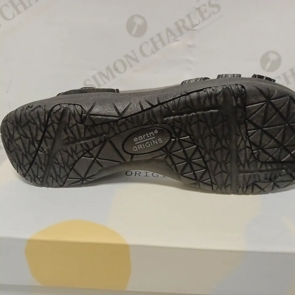 EARTH ORIGINS SERENA BLACK SIZE 7 SANDALS 