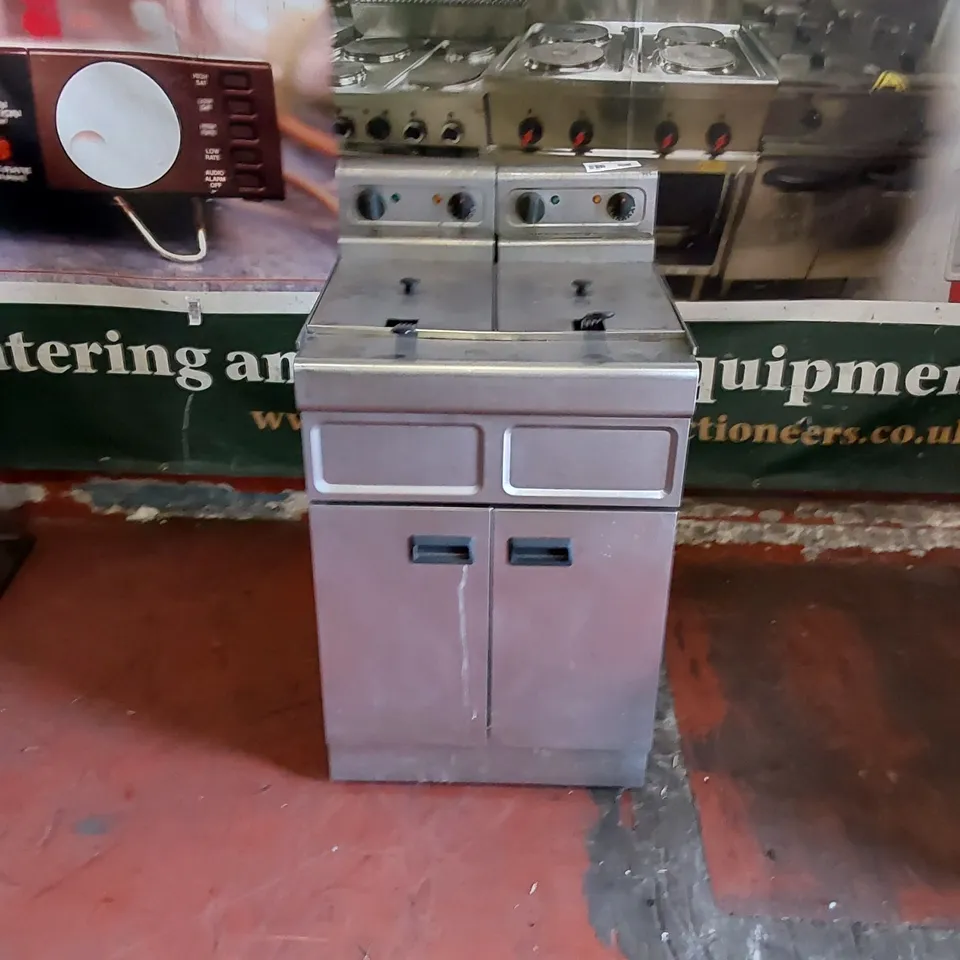 COMMERCIAL DOUBLE FRYER